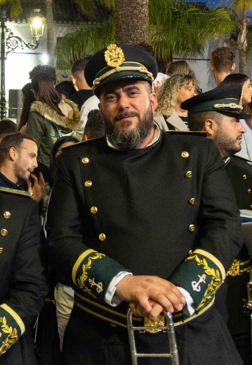 AMVEsperanza's tweet photo. 𝗔𝗖𝗧𝗨𝗔𝗟𝗜𝗗𝗔𝗗

Nos complace anunciar con gran alegría que dos de nuestros componentes han sido designados como Reyes Magos para este próximo año en nuestra querida ciudad

Que la Esperanza y la música les acompañen en este gran día de magia e ilusión

@Elenars98 #Manuvega https://t.co/jPRcosq9on