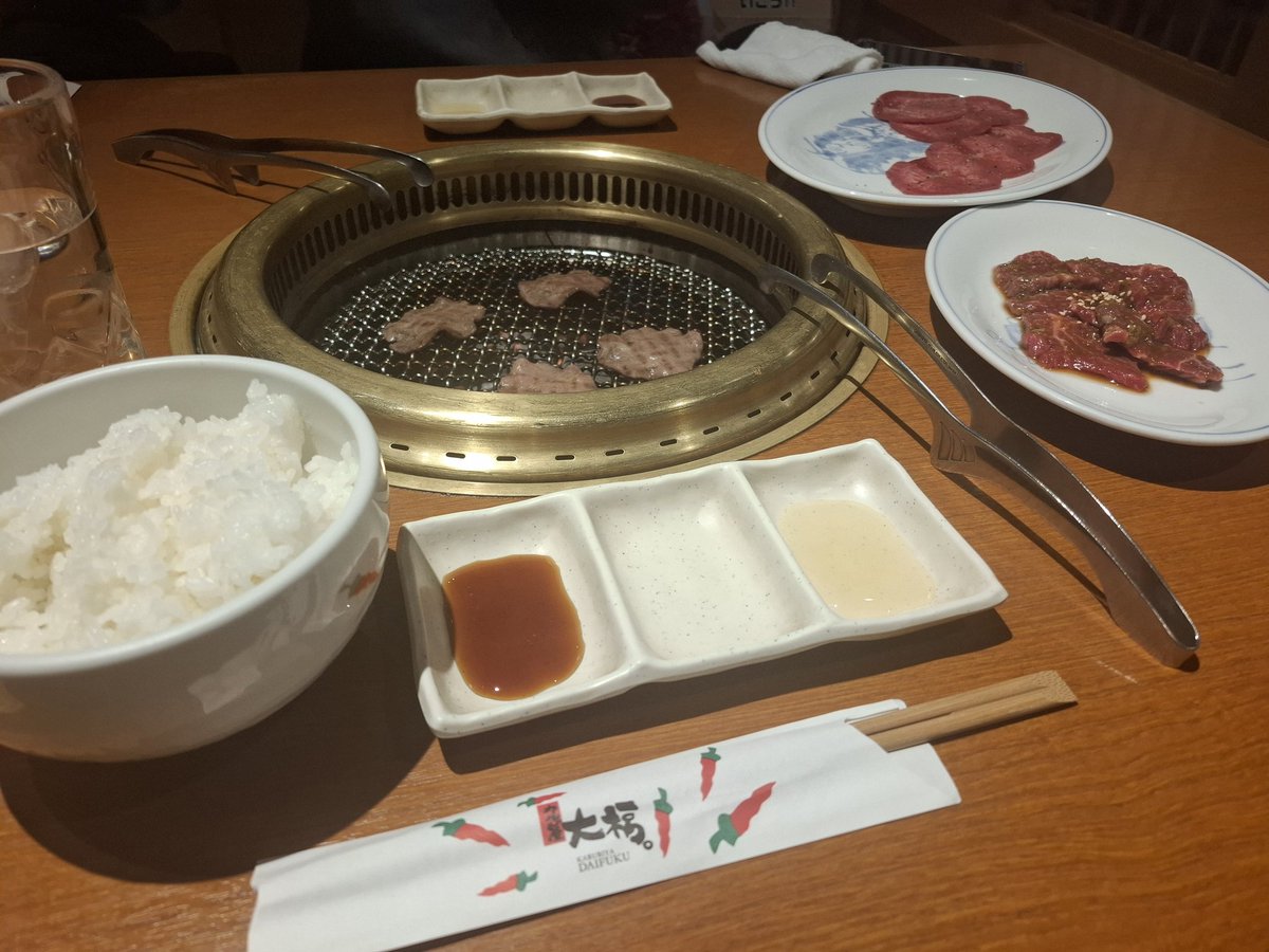 junjunjumpika's tweet photo. 祝勝会で妻が焼肉連れてってくれました https://t.co/DRTwtrupT0