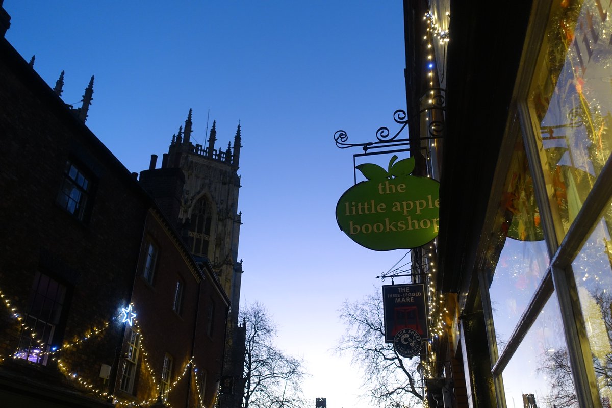 LittleApple Bookshop tweet media