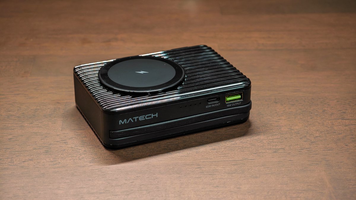 全部のせ最強モバイルバッテリー 👉MATECH PowerGo 15000 「コンセント