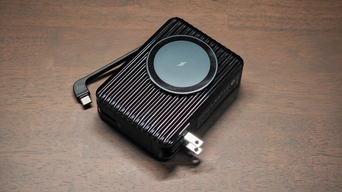 全部のせ最強モバイルバッテリー 👉MATECH PowerGo 15000 「コンセント