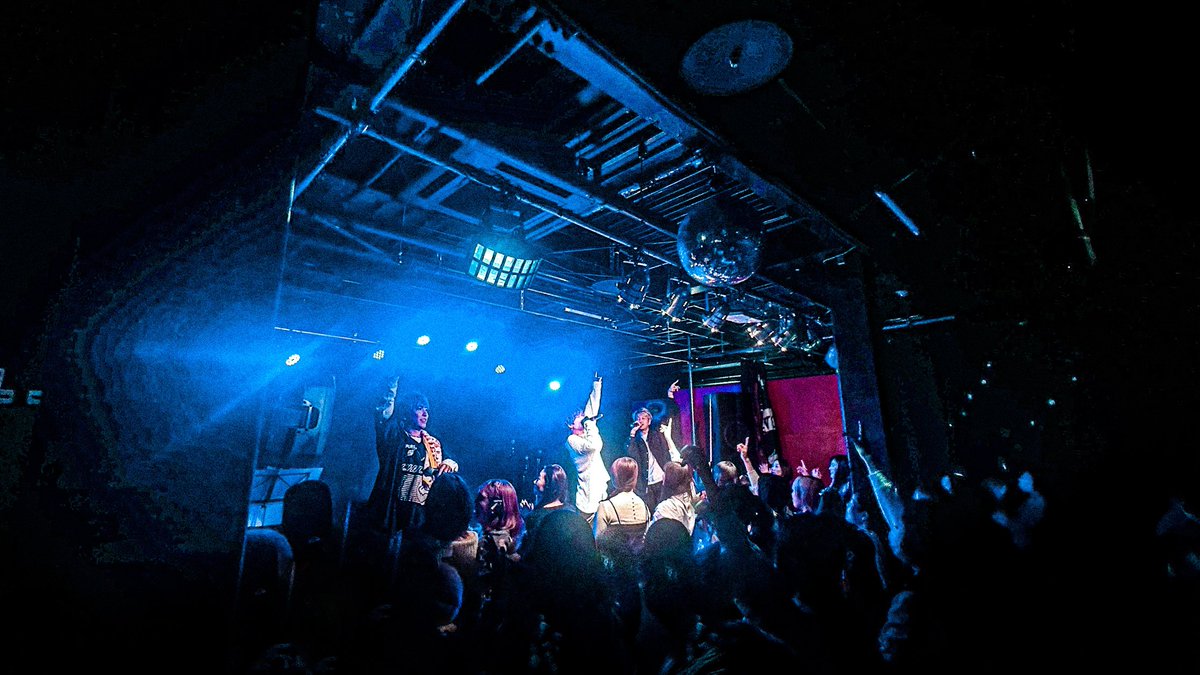 M_D_J_official's tweet image. 12/15(SUN)
JYT presents. 
「 SING OUT!!! 」
@ Velvet i Scream (愛知)
.
お越し頂いた皆様
ありがとうございました‼️
.
本日のセトリも公開⬇️
__________________________
.
📝🎤TODAY SET LIST 🎤📝
.
HERO
ハジライハナインダ
シオン
 SE ~advance~
LOVE YOU
two oh one seven
ツヨメテキーラ
.