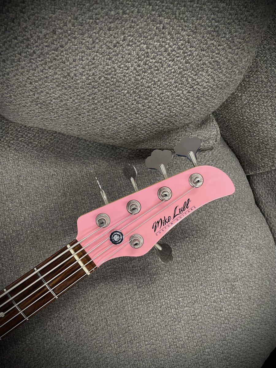 専用ページ　ピンク　L used】 Mike Lull V5 Pink ポップなカラーリングのMike Lullが入荷しま