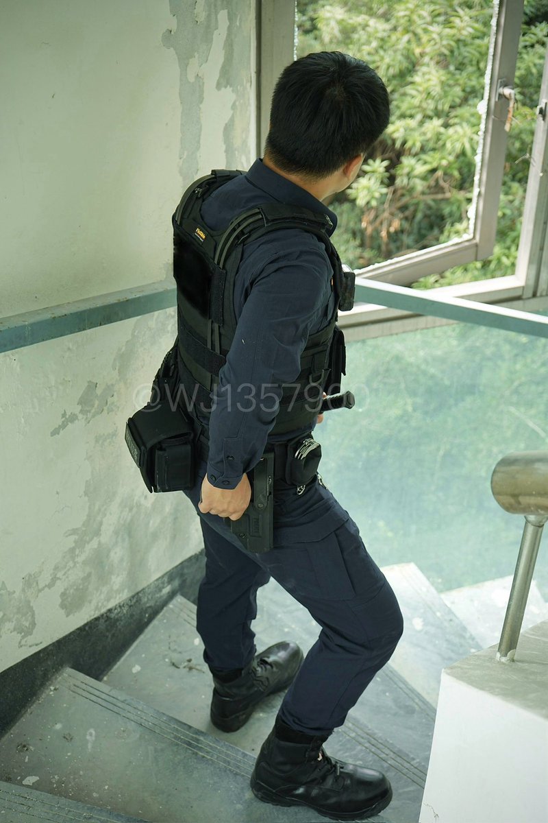 一日兼職

果然有攝影師大大拍就不一樣😍
可以再約我一起出去走走嗎？🙏