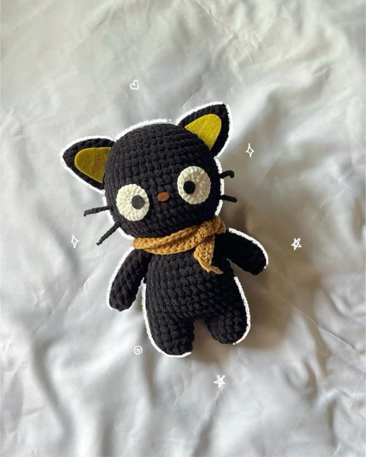 LAG00NITE's tweet photo. 🐈‍⬛ — thanks for your heart-made kitty, it’s really cute and i’ll bring it with me everywhere too. also this bracelet, i like it 

from @YxurrRomeo the pup https://t.co/xflkJ1a2qR