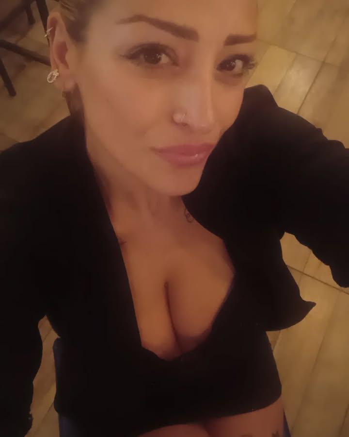 L1234Vanessa's tweet photo. Ser bisexual no es una enfermedad
#DomingoDeVergones
#domingoespetacular
#domingodeexhibición https://t.co/s0mZmpoM3P
