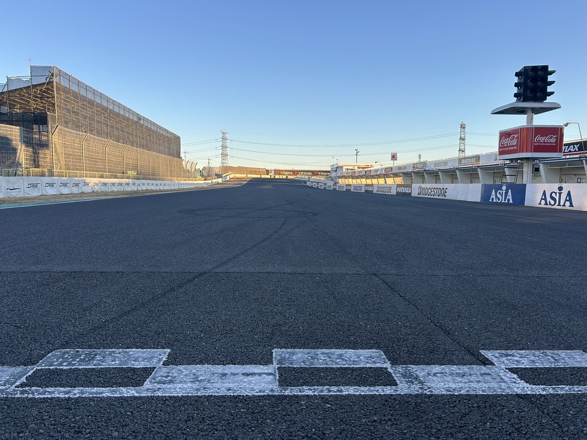 jishikaw8's tweet image. エイトリアンカップ最終戦。2秒台にはなんとか入れたものの、ワイの筑波レコードタイムが破られ準優勝で着地。シリーズ戦では年間クラスチャンピョンをいただけましたが、複雑な気分。#エイトリアンカップ #rx-8 #低床キャンピングカー