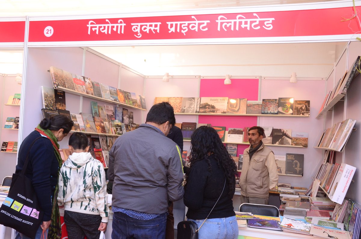 sahityaakademi's tweet photo. साहित्य अकादेमी ‘पुस्तकायन’ पुस्तक मेले म���ं पुस्तक प्रेमी।
@rashtrapatibhvn @PMOIndia @gssjodhpur @Rao_InderjitS @MinOfCultureGoI @secycultureGOI @ksraosahitya
#booksforall #libraryforbooks https://t.co/tEZ3svEPo7