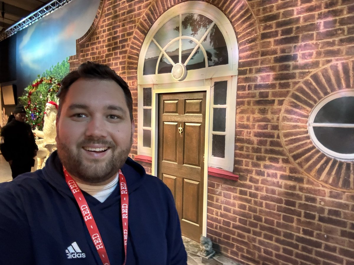 MattHeaney23's tweet image. We’re at the #taskmasterLive! 🤩 so excited!