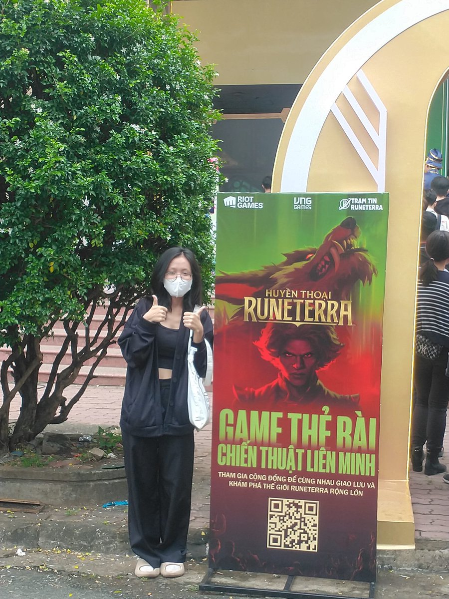 Meanwhile, in Vietnam 🇻🇳

I love these events held by one of the largest <a href="/PlayRuneterra/">Legends of Runeterra</a> communities in the world 😍.

Images posted by <a href="/TomVvMarsin/">TomMarsin</a>.

#LoR #LegendsOfRuneterra