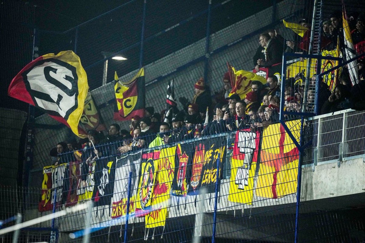 mentalite_lens's tweet photo. Au Nord, C’étaient les Corons ⛏️⛰️
#AJARCL #RCLens https://t.co/vtYXPnONMU