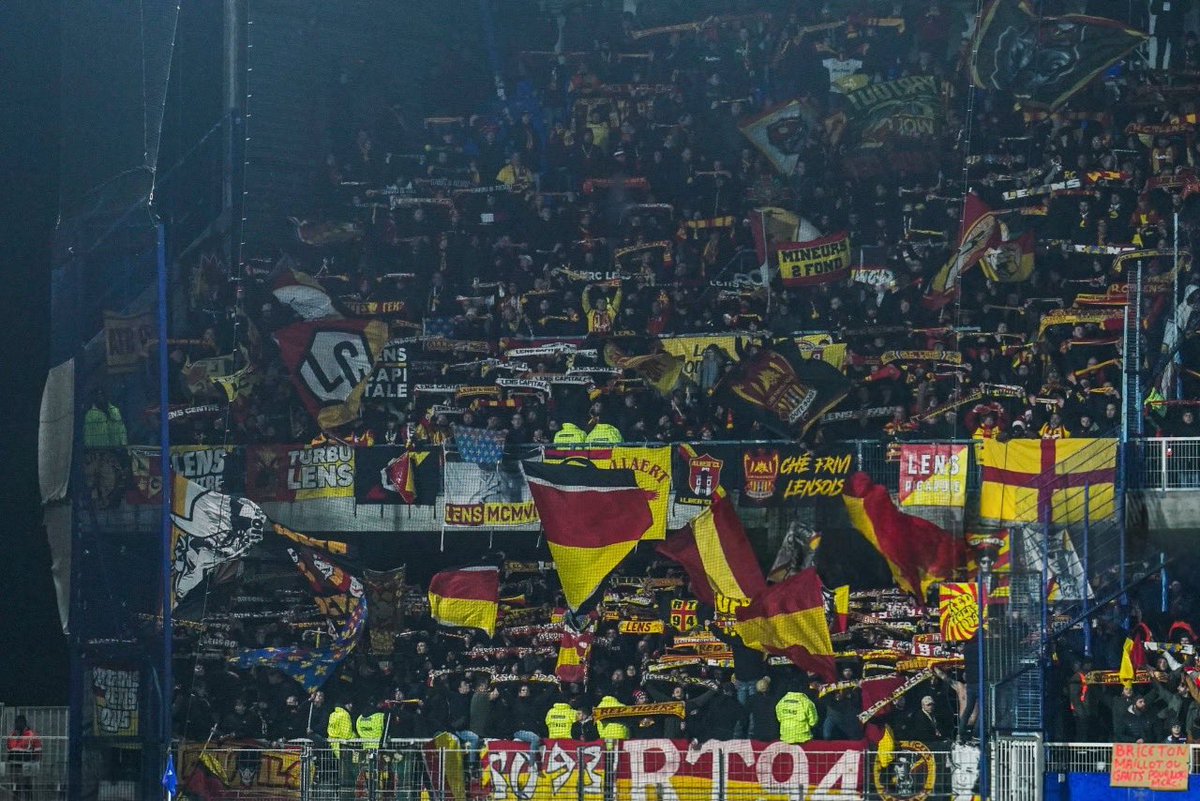 mentalite_lens's tweet photo. Au Nord, C’étaient les Corons ⛏️⛰️
#AJARCL #RCLens https://t.co/vtYXPnONMU