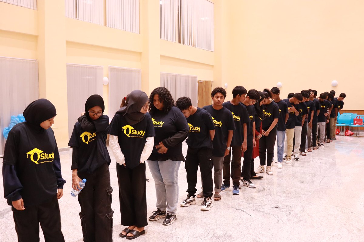 A big thank you to all the amazing participants of our leadership development program in Addu! We hope you gained valuable skills that will inspire and empower your leadership journey. Grateful for the support of Qstudy &amp; Taylor’s University! #YouthLeadership #NextGenLeaders