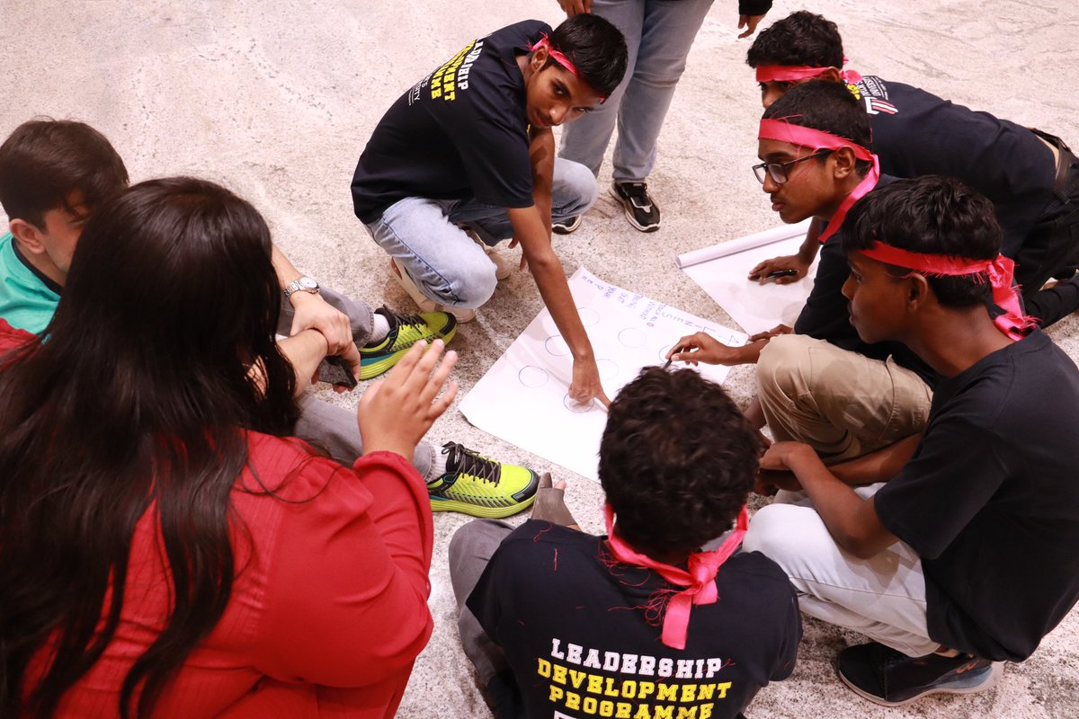 librarymv's tweet photo. A big thank you to all the amazing participants of our leadership development program in Addu! We hope you gained valuable skills that will inspire and empower your leadership journey. Grateful for the support of Qstudy &amp; Taylor’s University! #YouthLeadership #NextGenLeaders https://t.co/Np76zEkdGT