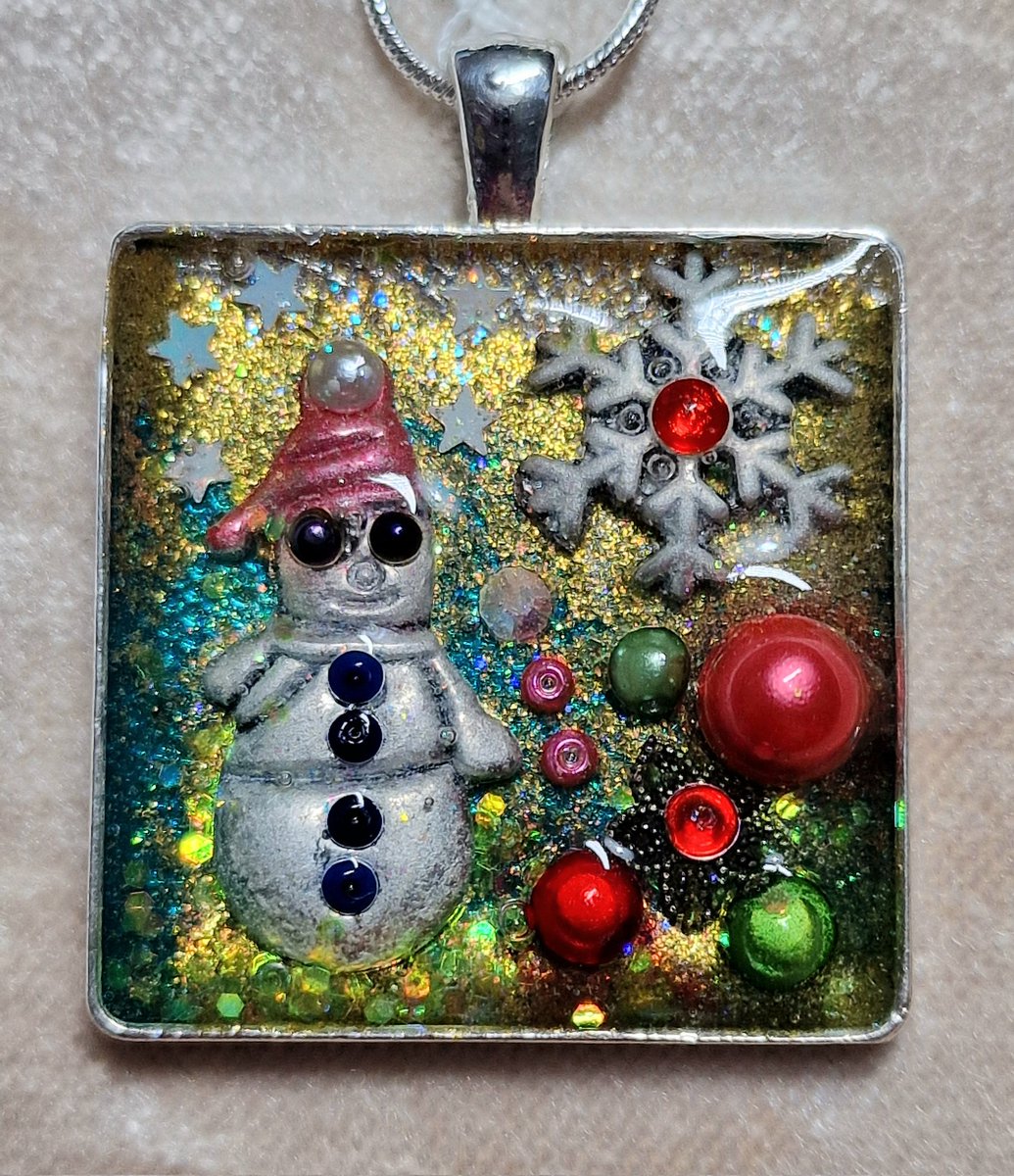 Emma Sidwell (Ellia) (@elliadesigns) on Twitter photo These Christmas/Winter themed handmade, unique Resin pendants are available at the Gallery in the Gardens, Pavilion Gardens in Buxton! Each comes with a chain too! <a href="/HighPeakArtists/">GalleryinTheGardens</a>
The Gallery is open everyday before Christmas π These Christmas/Winter themed handmade, unique Resin pendants are available at the Gallery in the Gardens, Pavilion Gardens in Buxton! Each comes with a chain too! <a href="/HighPeakArtists/">GalleryinTheGardens</a>
The Gallery is open everyday before Christmas π