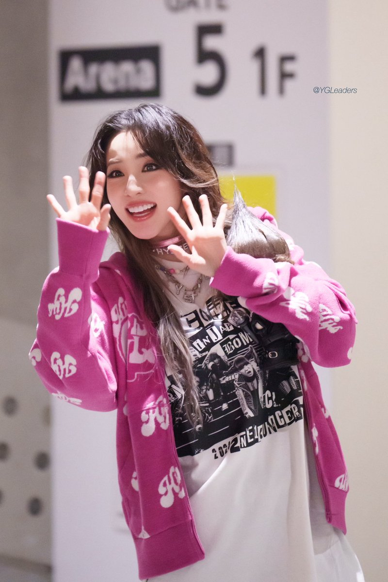 YGLeaders's tweet photo. 241214 DARA
かわいすぎるううう💓💓💓💓
@krungy21 

#2NE1 #DARA
#WelcomeBackInTOKYO https://t.co/MwVjuAYYm2