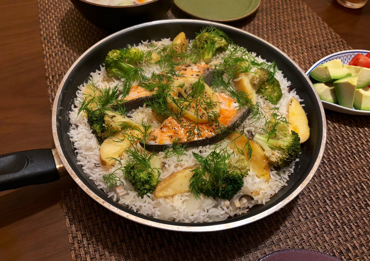 08min's tweet photo. 🥢🥢🥢🥢 https://t.co/xlWgufKxjd