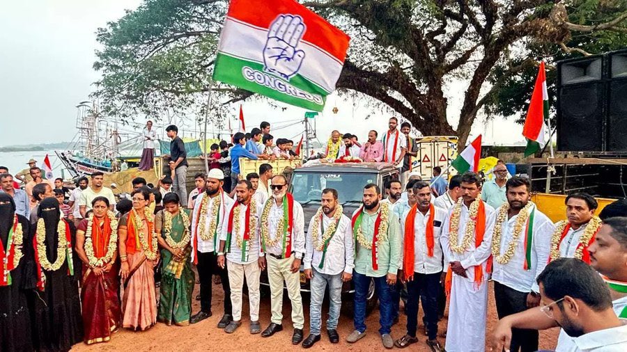 ghoshi_manjeet's tweet image. BREAKING:

#UdupiGramPanchayatResults: BIG #SETBACK FOR THE BJP IN HINDUTVA LABORATORY; CONGRESS WRESTS 

🎯  #GANGOLLI PANCHAYAT: 33 SEATS

▪️CONGRESS: 13 (+7)
▪️BJP: 12(-11)
▪️SDPI: 6(+2)
▪️INDEPENDENT: 02

#RESULTS:  Congress won after 27 years