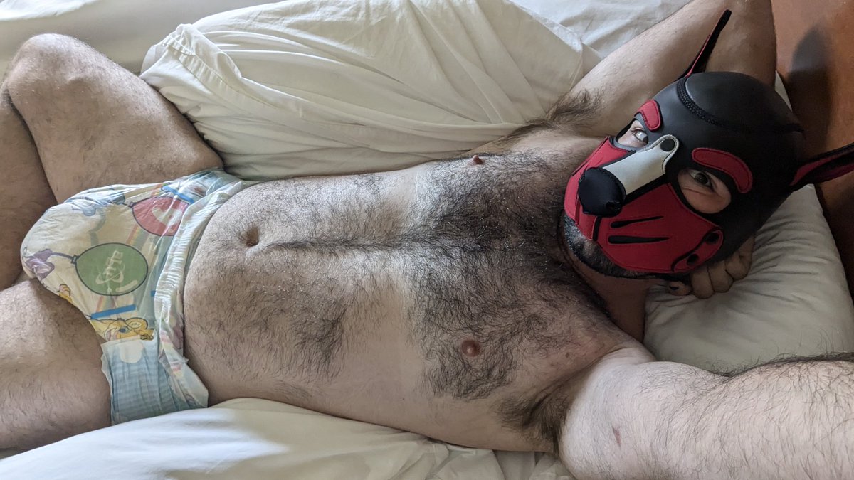 Fuck I need to do this again. Anyone wanna fuck this pup in his soggy pamps?