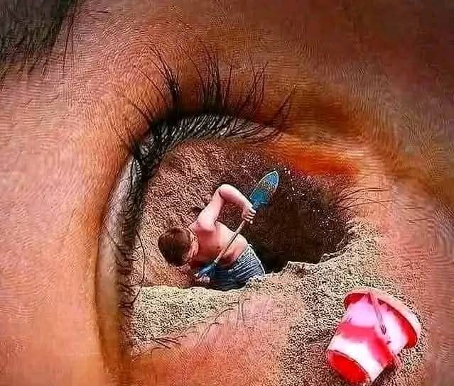 لوگوں کی نظروں میں اپنی قدر مت تلاش کرو کیونکہ بعض کی آنکھیں خاک سے بھری ہوتی ہیں..