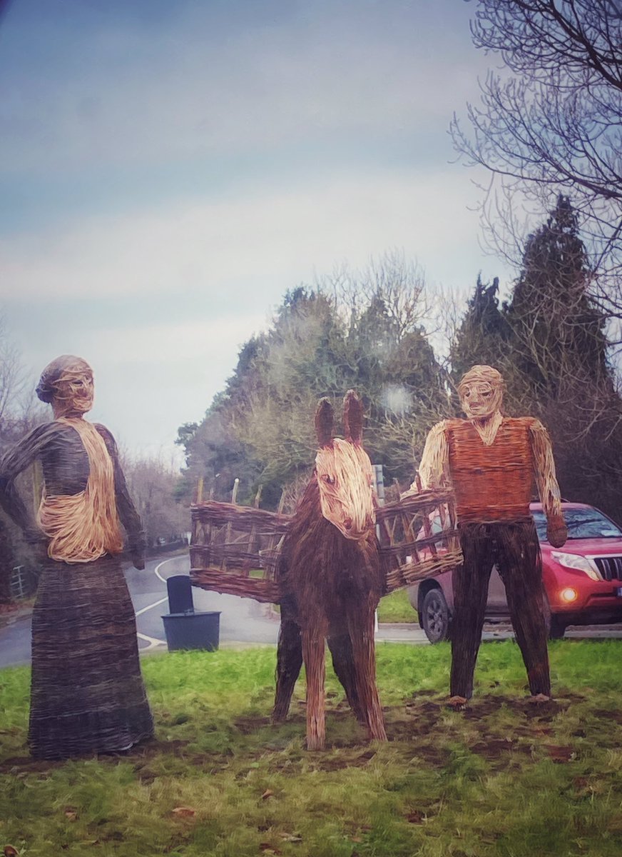 pixelscribe8's tweet photo. @lorraineelizab6 @NLIreland The new roadside art installation at the roundabout from Edenderry into Rathangan. #Boglife #Rathangan #Kildare #Offaly https://t.co/DymmPicJpj