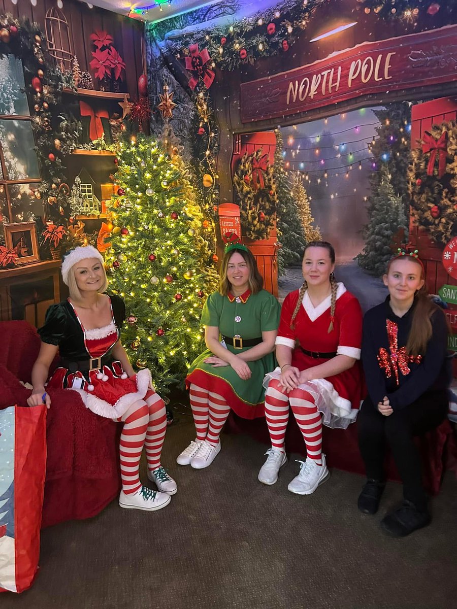 DraytonParkGC's tweet photo. All ready for Santa Claus!
#breakfastWithSanta https://t.co/scM0cLyUK6