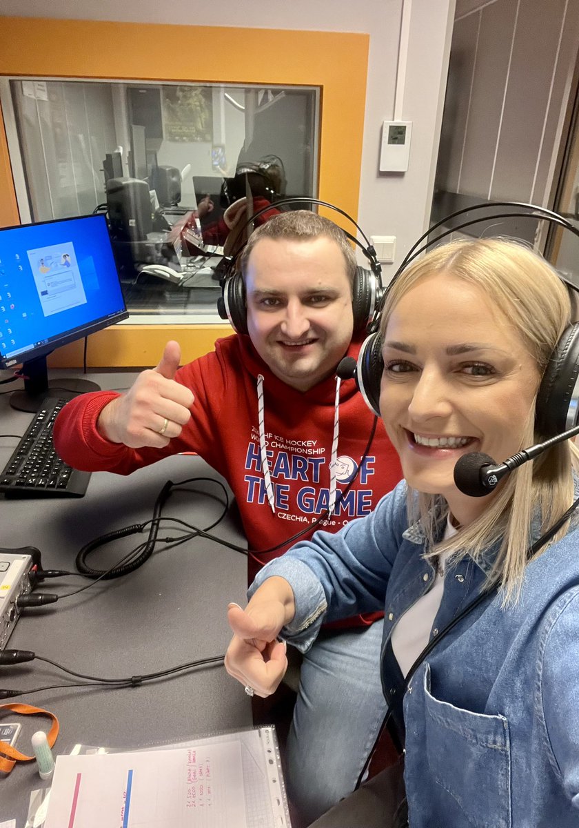 a_bellka's tweet photo. To były dwa intensywne weekendy spędzone w dziupli komentatorskiej wspólnie z @MichalewskiG 🎙️ W Pekinie Michał #Niewiński zdobył srebro🥈na 1000m, a wczoraj w Seulu był o 0,006 od brązu na 1500m! Do tego wszystkie nasze sztafety w Pekinie Top 6. W Pekinie FinałB wygrały Polki 🇵🇱 https://t.co/XuLCy2RanQ