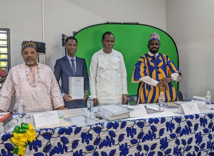 Cette semaine, j'ai eu l'honneur d'être examinateur de Jury pour une série de soutenances de mémoires de Master Recherche en Droit, à la Faculté de Droit et des Sciences Politiques de l'Université de Kara, université publique du #Togo

#Uemoa #Consommateur #Foncier #Rural #Viol