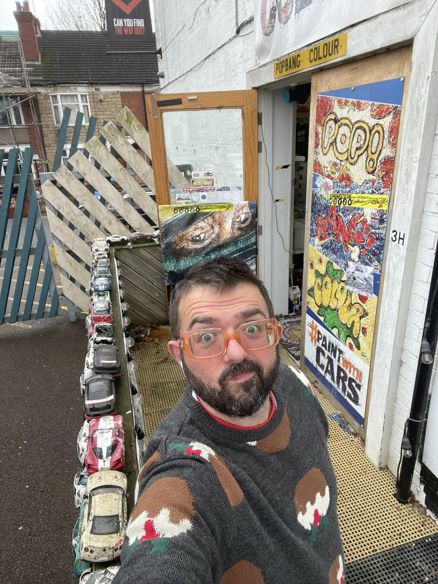Popbangcolour's tweet image. Mornin’ from
the studio @FargoVillage - i’m in creating all day today. 👋🏻

There’s a Christmas market on too, for all your festive gift needs - come say hi if you’re out &amp;amp; about in Coventry 🎅🏼🎄

Time to get some #ContinuousCar drawings done 🚗✍🏻

#Popbangcolour #Fargovillage