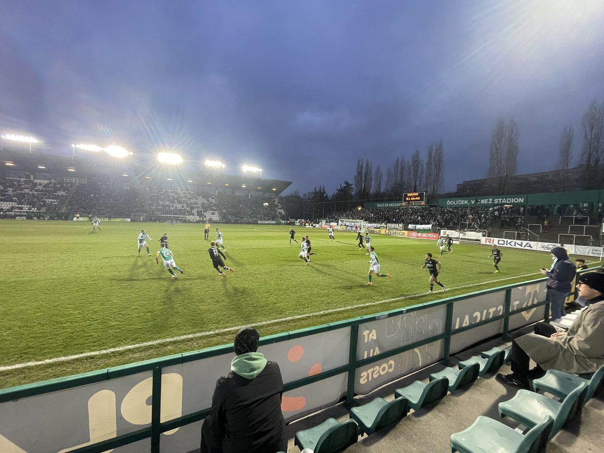 samboda's tweet photo. Match 4: Bohemians Praha🇨🇿 v Karviná, Chance Liga

-Really enjoyed Ďolíček, proper old-school ground

-The football also felt old-school. While the play was not always pretty, 6 goals + a late fightback was quite entertaining. 

-Pretty sure I walked right past Antonín Panenka(!) https://t.co/DQWCRdBArN