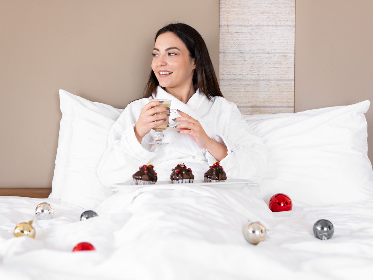 FPbSIzmir's tweet photo. New Year's spirit has already started to colour up at Four Points by Sheraton Izmir! 🎄

Yılbaşı ruhu, Four Points by Sheraton İzmir’de şimdiden renklenmeye başladı! 🌟

#FourPointsbySheratonIzmir #Marriott #MarriottBonvoy #Izmir #NewYearAtFourPoints https://t.co/1hIg3Nejr5