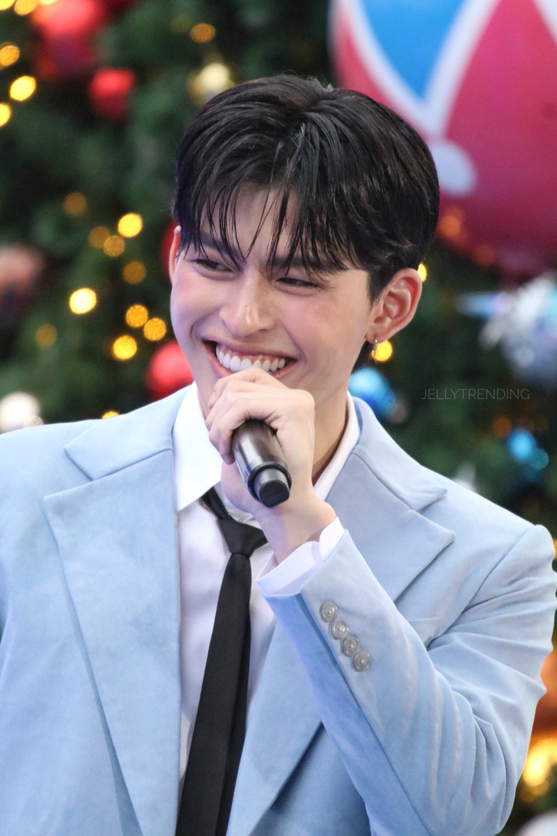 JellyTrendingM's tweet photo. ₍ᐡ｡っ ̫-｡ᐡ₎  คนเต็มลานเลย ดีใจ

PONDxImperialSamrong

#ppnaravit 
#IMGivingGiftxPond https://t.co/RjEQkppmNU