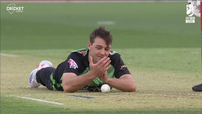 That could been nasty 🫣 📹 Credits: Twitter/BBL