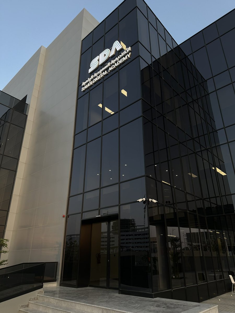 afnan_teach's tweet photo. بدأت رحلتي مع @SdaAcademy في معسكر علم البيانات مع Le Wagon وكانت البداية نحو تجربة لا تُنسى! https://t.co/XswEwvbUID