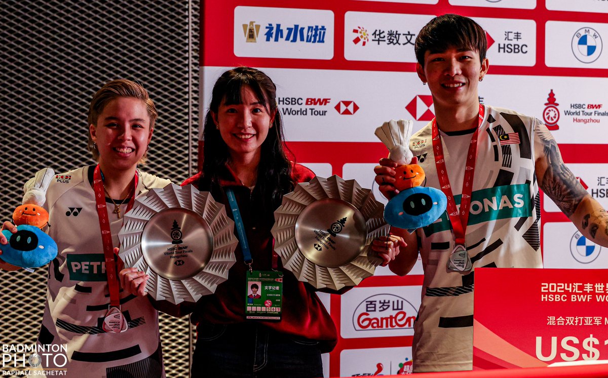 Chen Tang Jie/Toh Ee Wei with Chen's sister Chen Yi Wen

📷 Badminton Photo

#BWFWorldTourFinals
