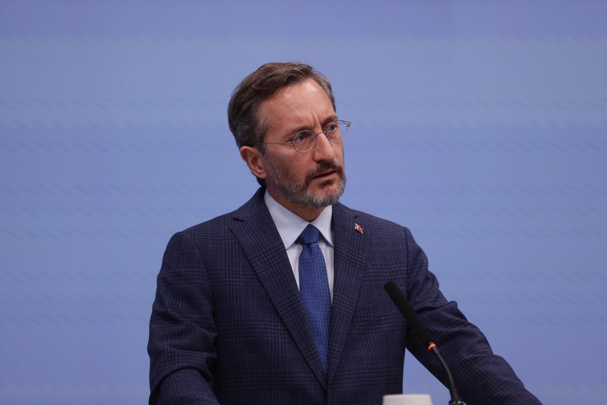 "Türkiye ile Yunanistan arasında karşılıklı anlayışı teşvik etmek, ticaret fırsatlarını genişletmek, halklar arası bağları derinleştirmek ve ortak refah için gayret göstermek herkesin yararına olacaktır."

Cumhurbaşkanlığı İletişim Başkanı Fahrettin Altun, Yunan gazetesi Ta