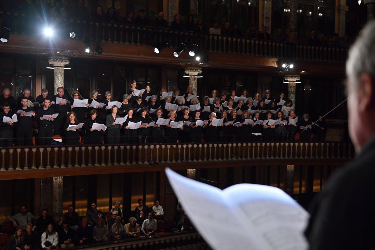 Ahir vam dur ‘La Nit de Nadal’, de Lamote de Grignon, al <a href="/palaumusicacat/">Palau de la Música Catalana</a> en un concert participatiu amb l'<a href="/OSValles/">Simfònica del Vallès (OSV)</a>, el Cor Infantil (<a href="/EscolaCoral_OC/">EscolaCoral O.Català</a>), la soprano Elionor Martínez, el baríton @FerranAlbrich i cantaires d'arreu del territori, sota la direcció de <a href="/SalvadorBrotons/">Salvador Brotons</a>🎄