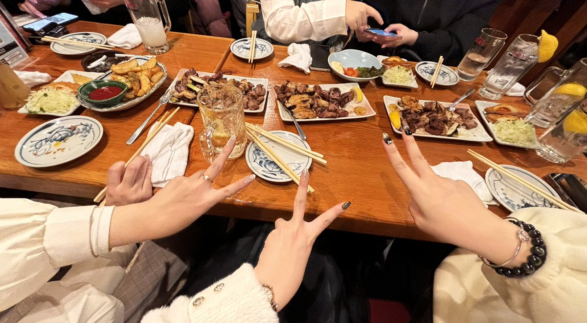 Mamechi44's tweet photo. うちゅ、ろむち、ふみちゃん、歯茎さん、七尾さんとアフター来ました！ https://t.co/oCJW9neptQ