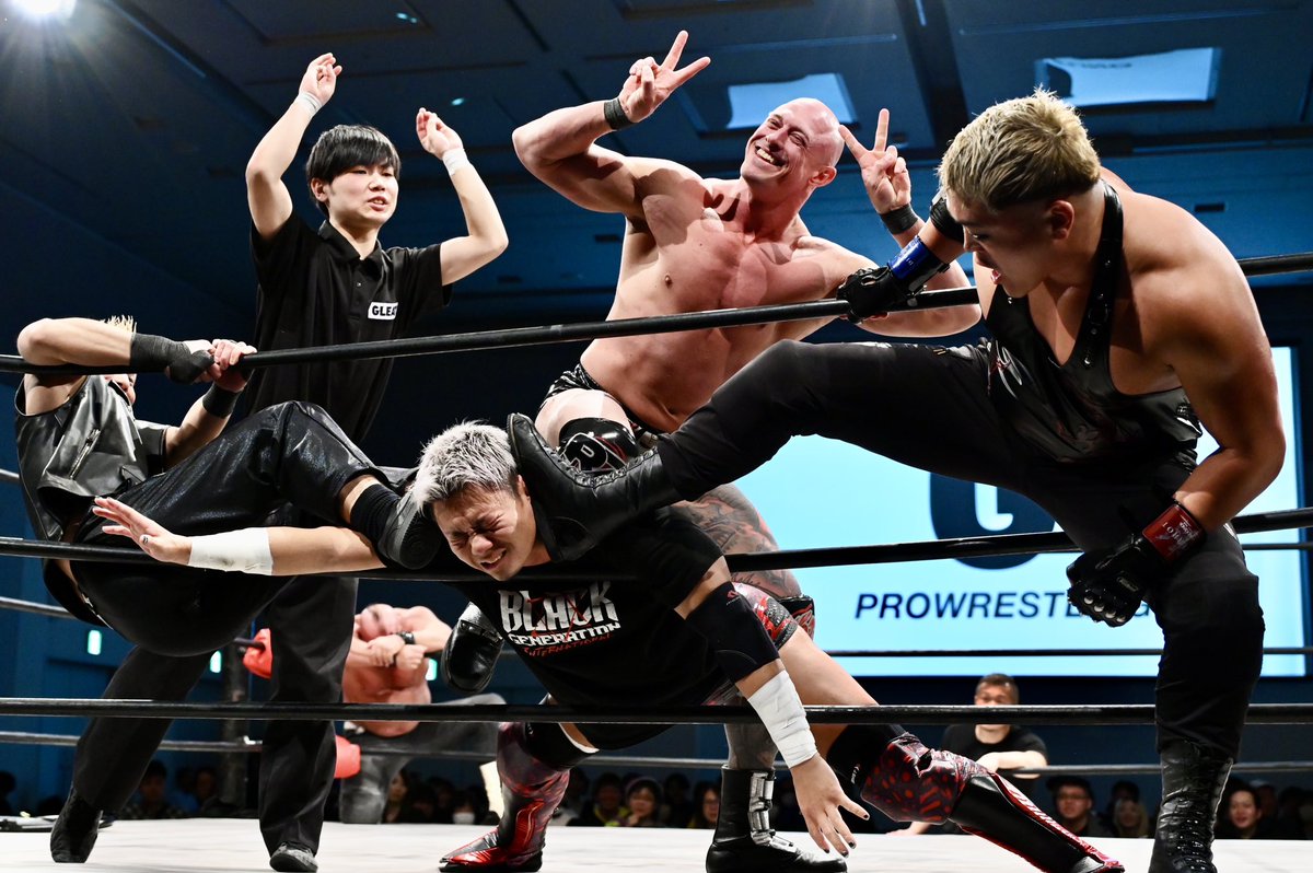 y_njpw's tweet photo. *･゜ﾟ･*:.｡..｡.:*♡*:.｡. .｡.:*･゜ﾟ･* 
クリスのこの可愛い笑顔見て☺️♡
⁡
#ChrisVice #クリスヴァイス
#GLEAT #LIDETUWF #GPRO
#GLEATしようぜ #GLEATERS https://t.co/dRHIXdPOPZ