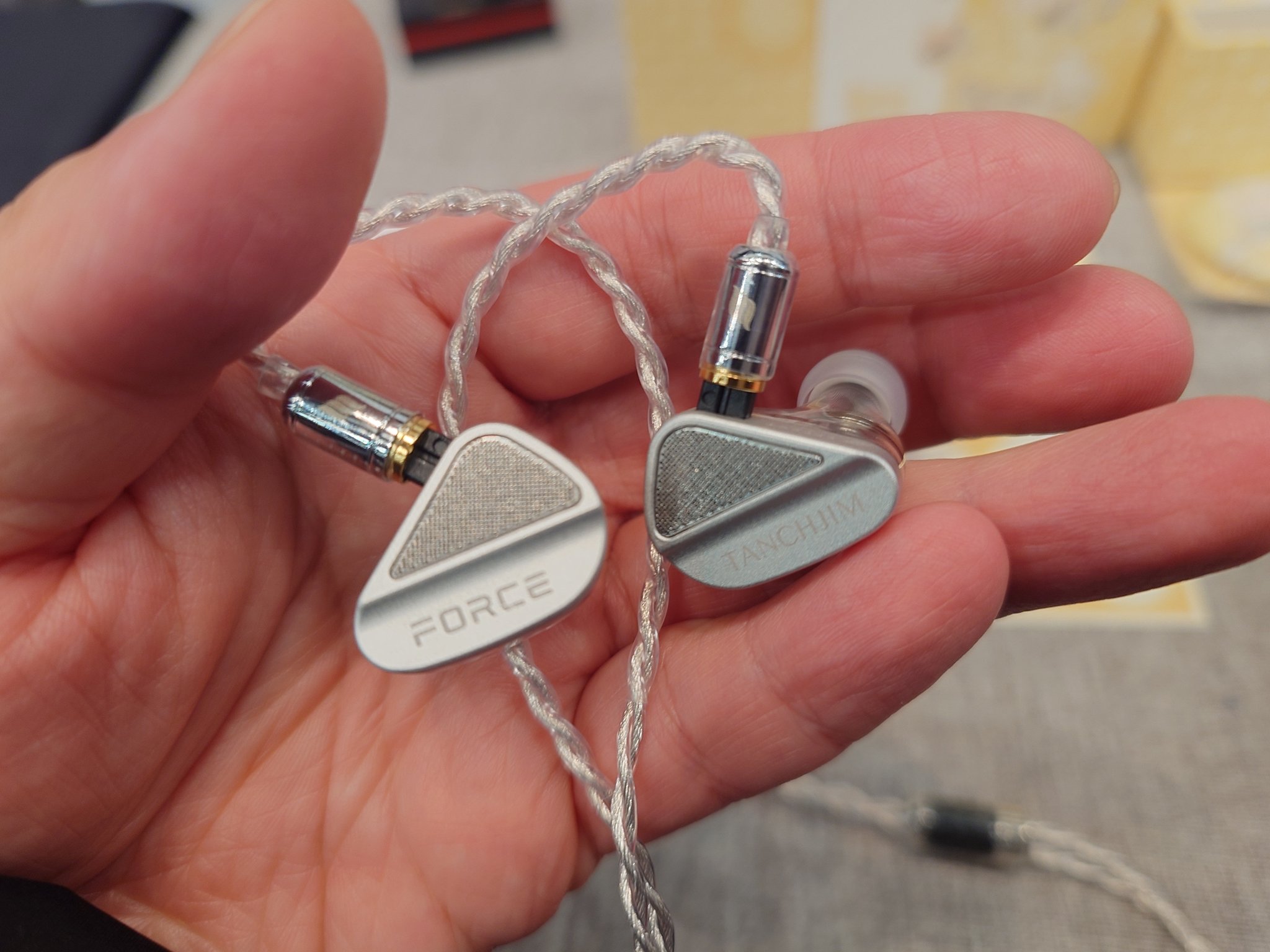 Ge1WdhZbYAAzNU2?format=jpg&