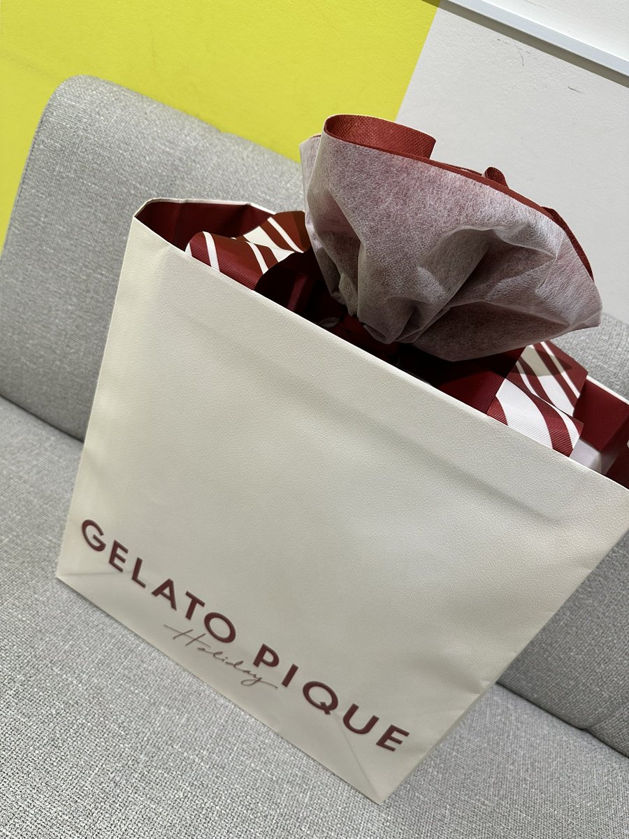 推しぴのクリプレを手配しに、愛知県東郷町のららぽーとへ🎄🎅🎁
今年もまたジェラートピケのもこもこパジャマを購入☺️
3年連続だけど、先に推しぴに伝えて希望を聞いて推しぴの好きな色をセレクトした(つもり)👍
今年も喜んでくれるかな？🙃
ちなみに今年はX'masがド平日だから行けにゃい🥲