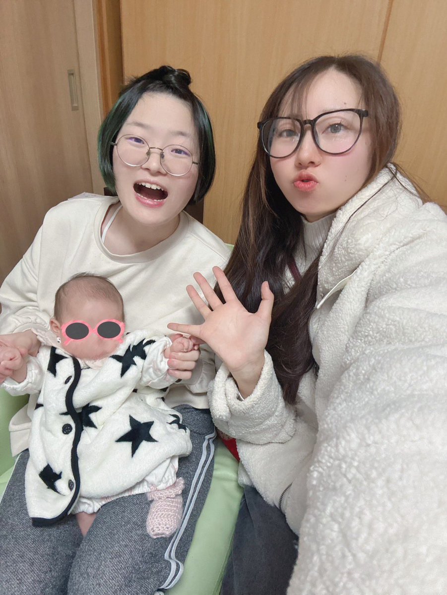 yukinnko776's tweet photo. ほぼ1年ぶりのポスト笑
今日ねねちゃんとめっちゃ久しぶりに会った☺️色々話できて楽しかった🥰
後、結婚しました💒
そして、ママになりました🤱
ちなみに女の子だよ👧
また集まってダンスしたいなぁ〜 https://t.co/WMOT4FxKAV