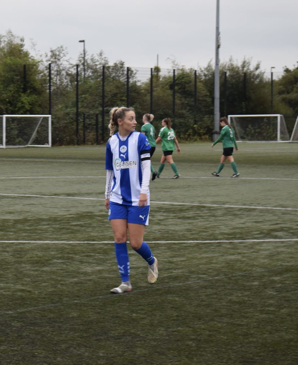 AbbieMoore_4's tweet photo. First game back after 4 weeks on the sidelines!! Let’s go @Latics_Women 💙🤍 #wafc https://t.co/xoaaMKzWUl