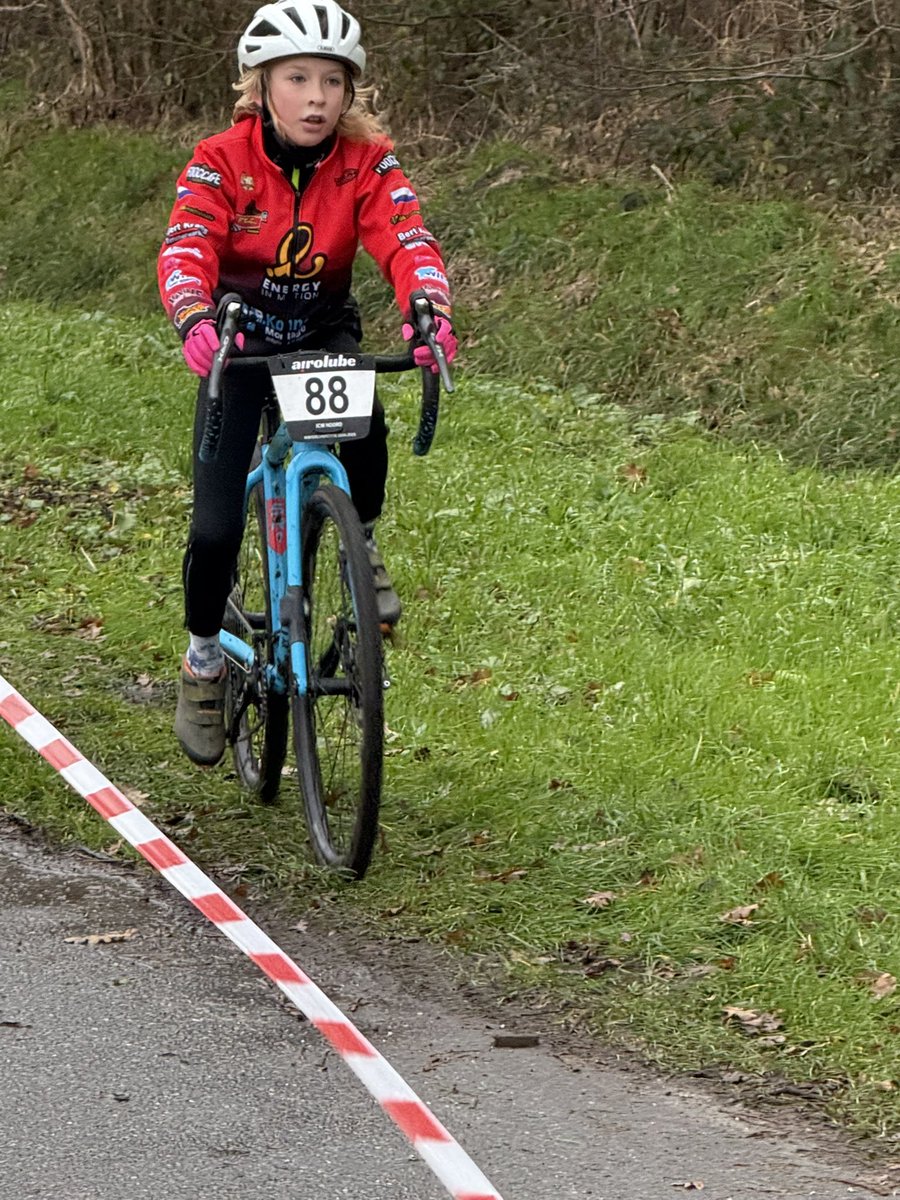 prsmiley69's tweet photo. Helaas weinig deelnemers vandaag, maar podium is podium. Nu 1e plek, wel met halve baan voorsprong. #jipsmit #88 https://t.co/6SKi7ac5su