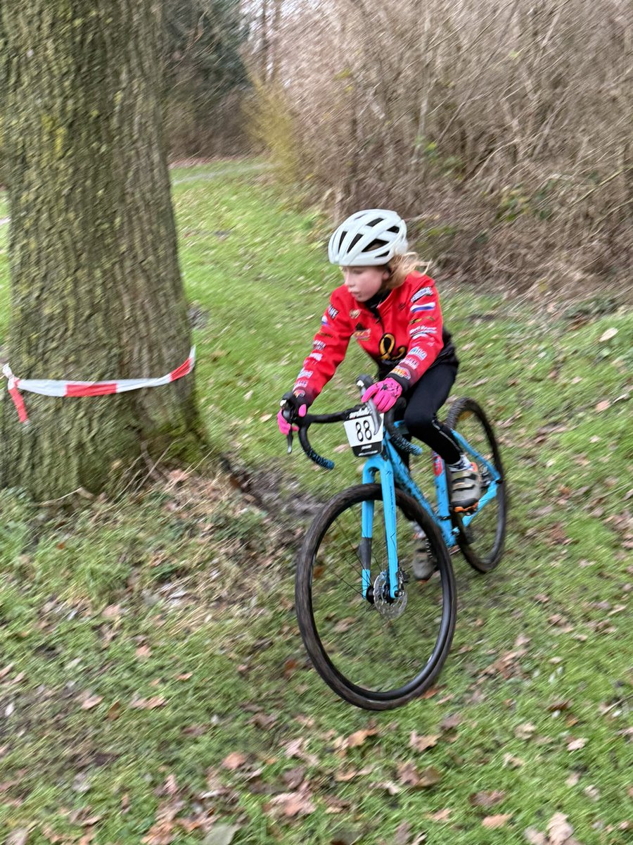 prsmiley69's tweet photo. Helaas weinig deelnemers vandaag, maar podium is podium. Nu 1e plek, wel met halve baan voorsprong. #jipsmit #88 https://t.co/6SKi7ac5su
