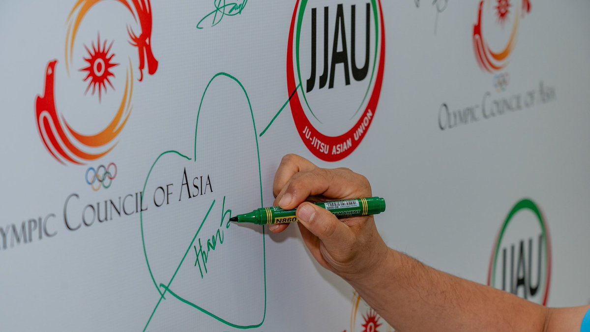 AsianGamesOCA's tweet photo. Hereβs to the future of Jiu-Jitsu in Asia! β¨
#ShapingTomorrowTogether #GuardingTheAsianGames #JiuJitsu #OCADevelopmentProgramme
2/3 https://t.co/hI3qLuYNiQ