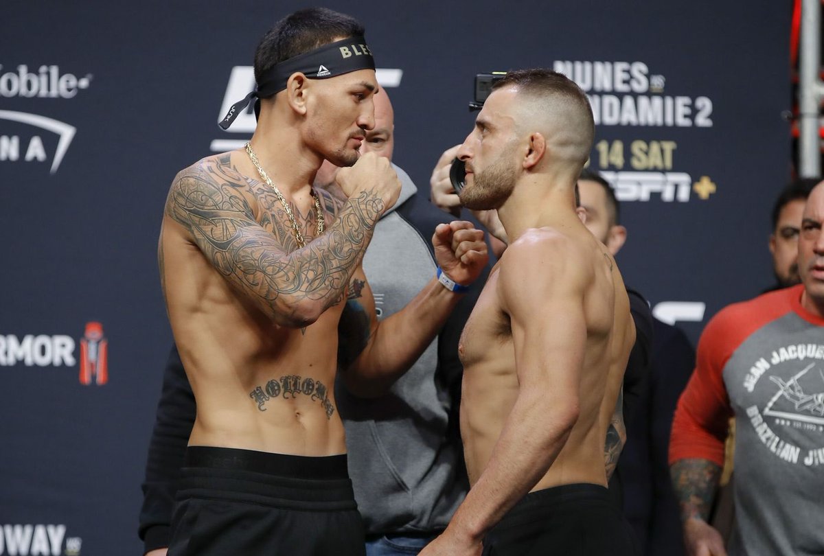VolkaraFrance's tweet photo. 📅 2019.12.14 | 🏟️ T-Mobile Arena | 🎟️ UFC 245

5 years (+1 day) ago,

Alexander Volkanovski (20-1) challenged the Featherweight king Max Holloway (21-4) in his 1st UFC title fight and their 1st meeting

THREAD 🧵 https://t.co/CmTedF5OPr