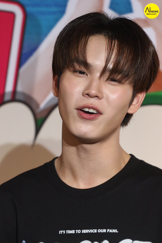 AllNews_th's tweet photo. “ปิง กฤตนัน” ช่วงสัมภาษณ์ในงาน “MCHOICE FANDAY 2024 HAPPY CARNIVAL”

#PingKrittanun 
#MchoiceFanDay2024 
#MchoiceTH
#มีนปิง #MeenPing https://t.co/l8W8pKaEMk