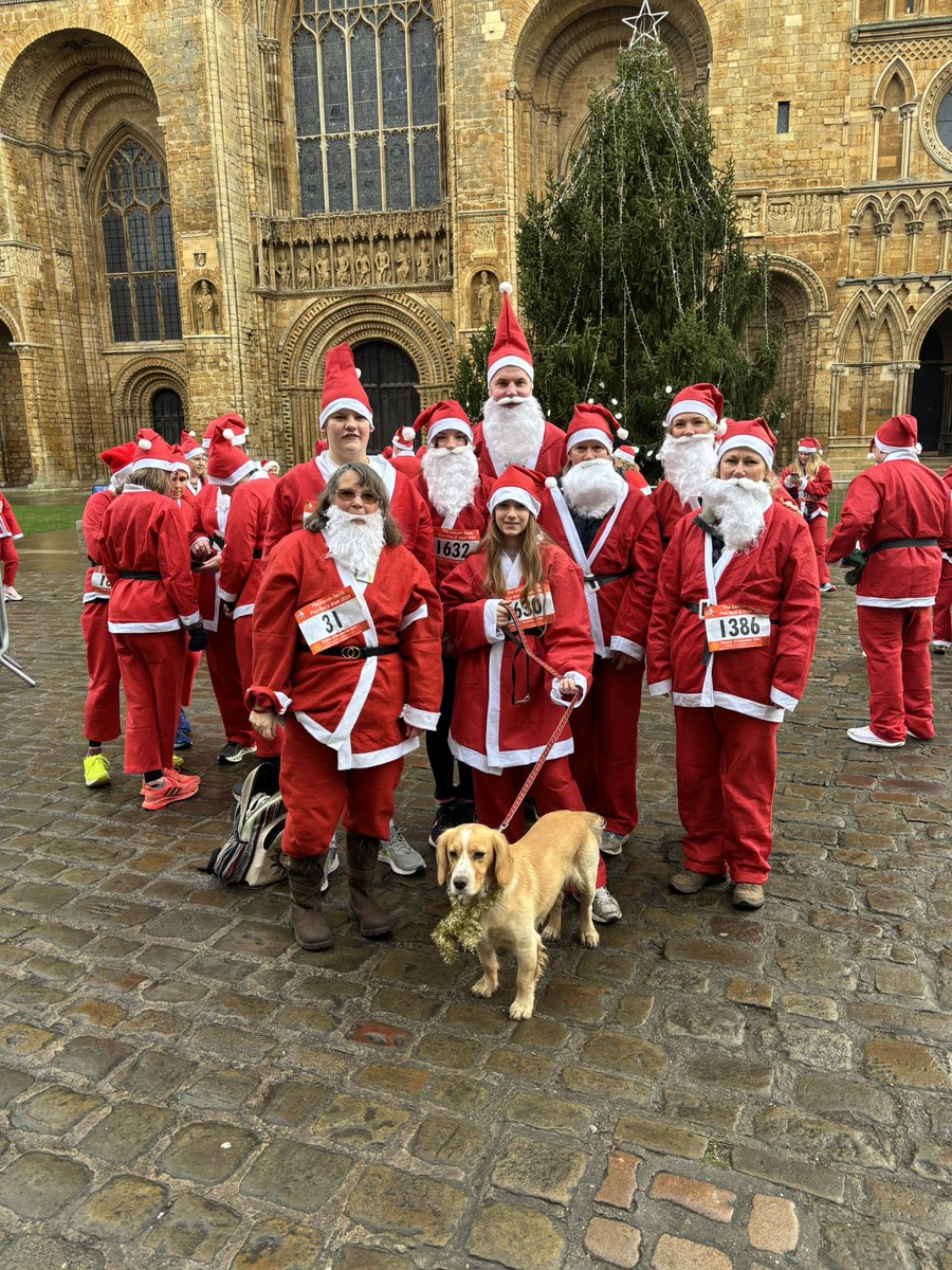 Lincsruralhelp's tweet photo. Today some of our staff and volunteers are running and walking the lincolnsantafunrun wish them luck as they join the 2000 π
π»s in Lincolnβs Bailgate area! #christmasfundraiser #santafunrun https://t.co/fRAIyEvuVR