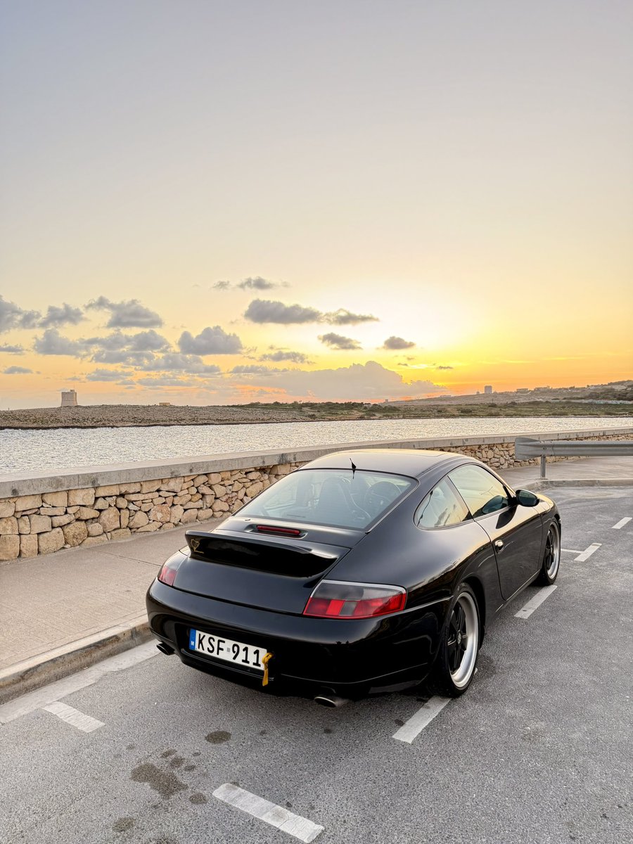 911blackyellow's tweet photo. Sunday ride and coffee

#porsche #sundayride #rideandcoffee #carrera4 #projectblackandyellow #PBY https://t.co/rpy35G68m4